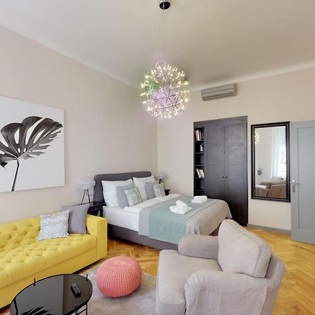 Garden Suites Residence By Tkc Praha Bagian luar foto