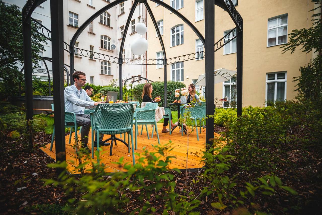 Garden Suites Residence By Tkc Praha Bagian luar foto